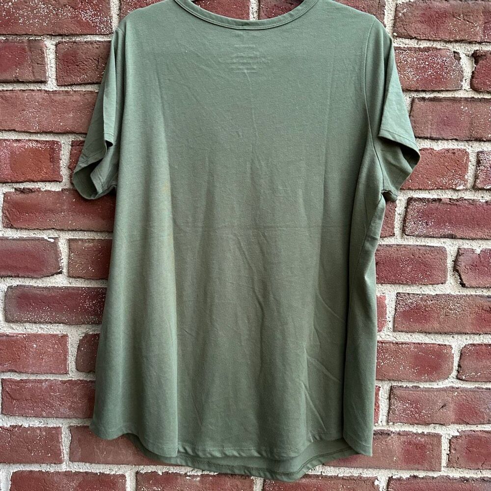 Torrid Classic Fit Olive V Neck Short Sleeve Tee 2X NWOT - Picture 3 of 3